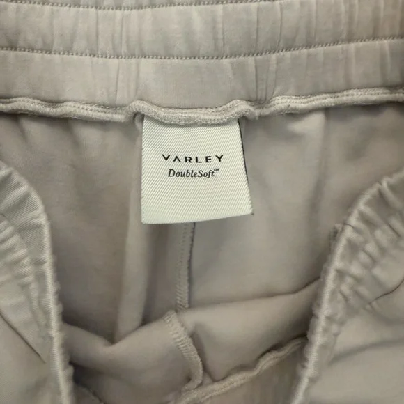 Varley Shorts - Picture 2 of 2